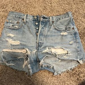 Ripped Levi’s Jean Shorts